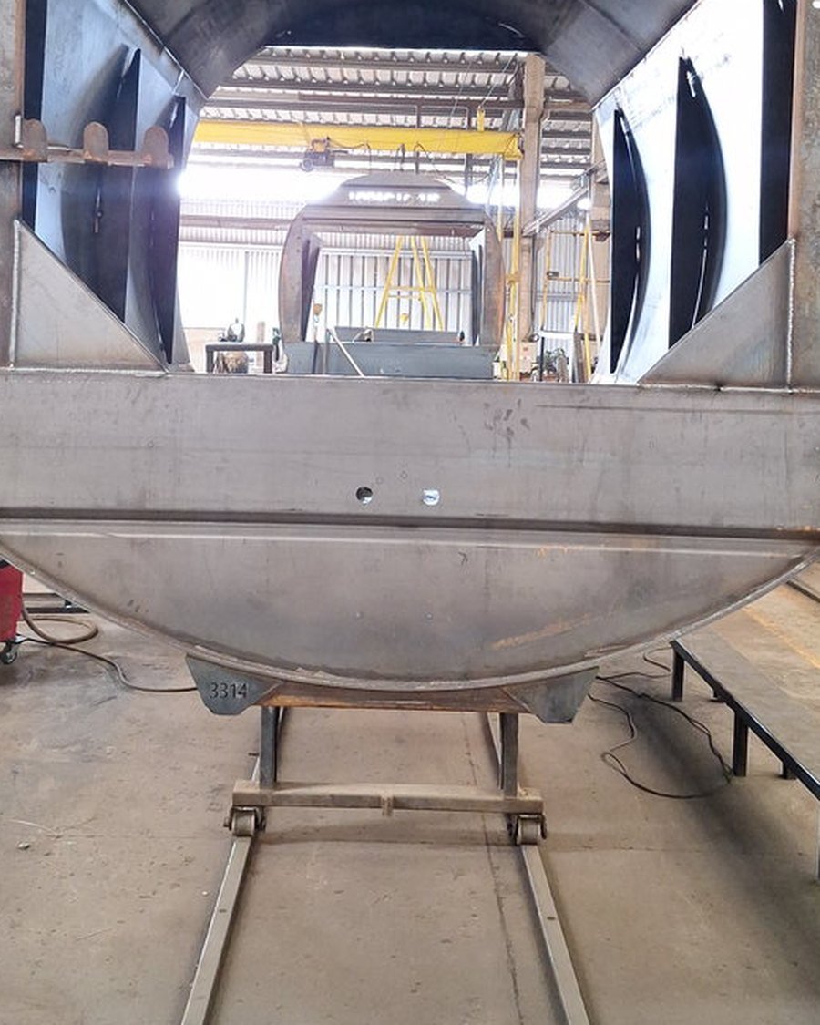 Seção cilíndrica do compactador COPAC em fabricação